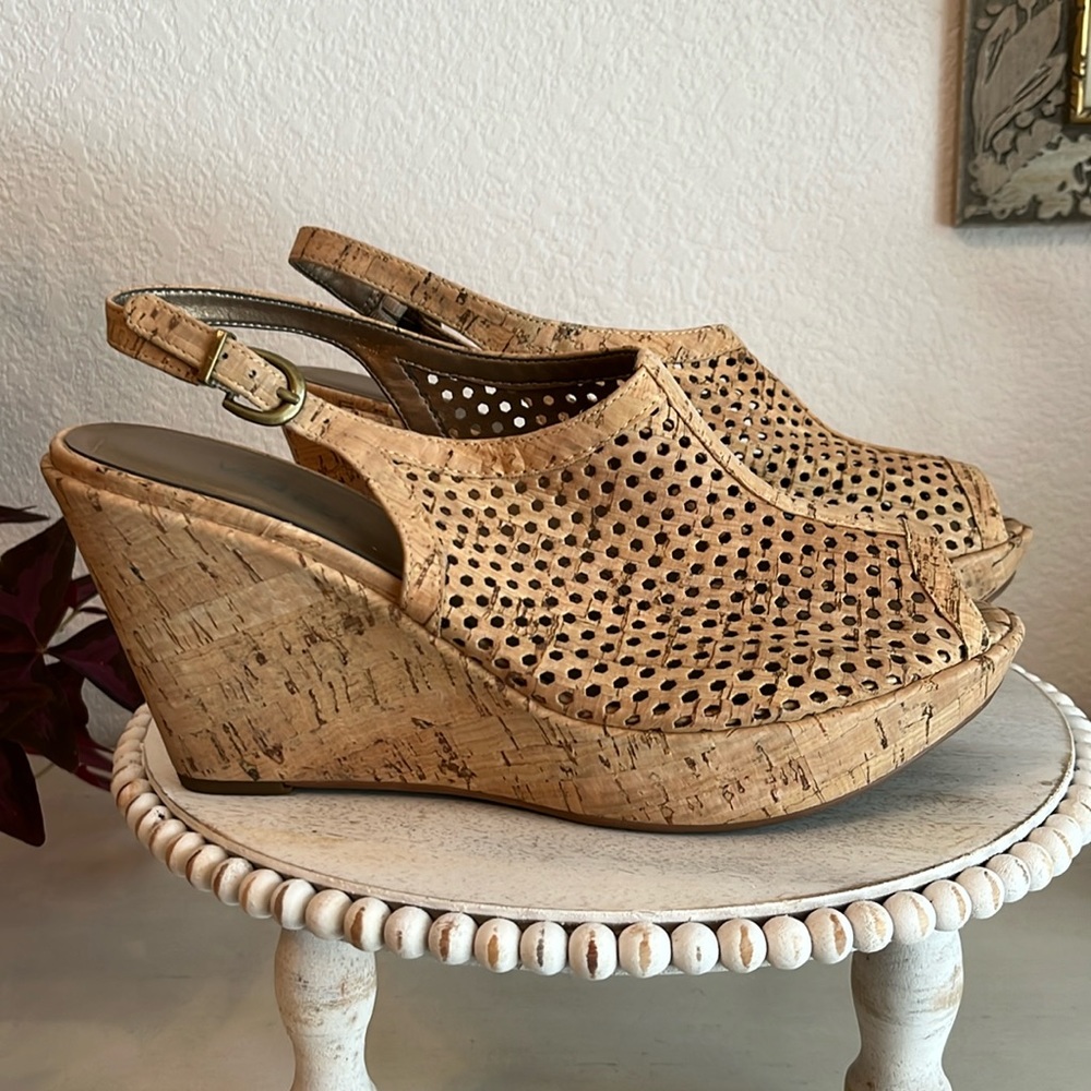 Vaneli cork open toe wedge perforated upper Size 10 EUC